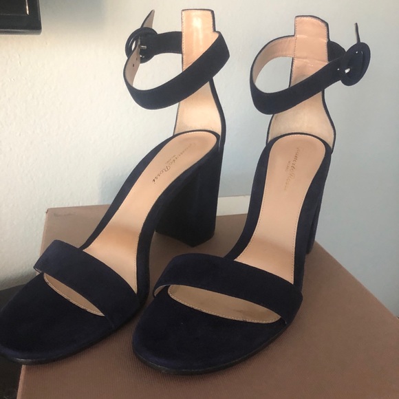 Shoes - Picture 3 of 9